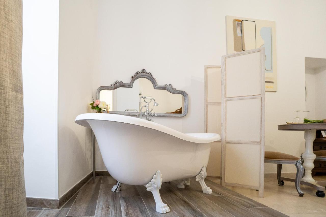 Corte Pietrantica - Charming Rooms & Suites Giovinazzo Exterior foto