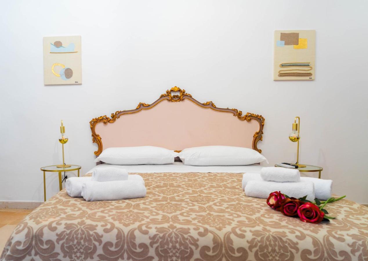 Corte Pietrantica - Charming Rooms & Suites Giovinazzo Exterior foto