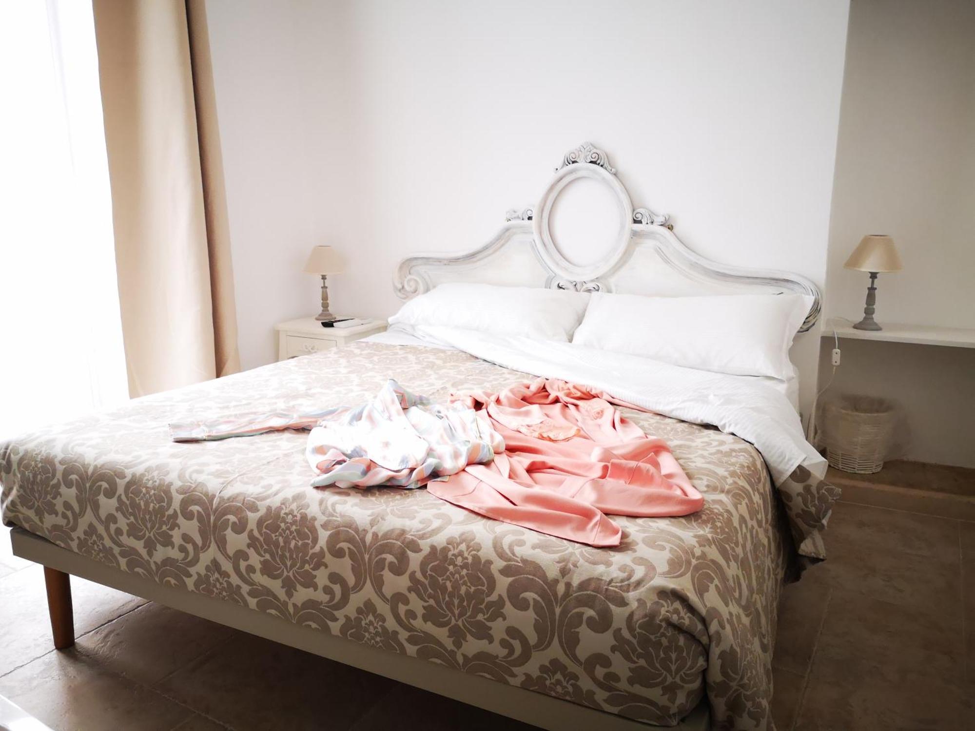 Corte Pietrantica - Charming Rooms & Suites Giovinazzo Cameră foto